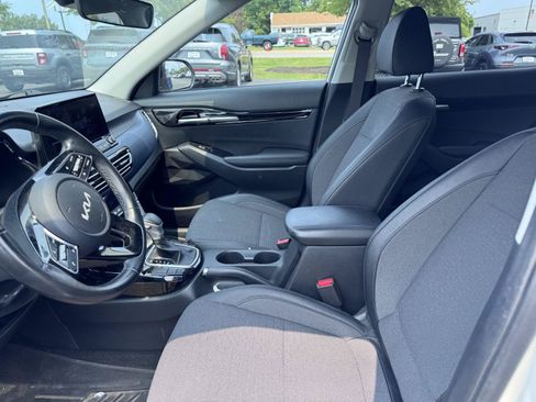 Used 2022 Kia Seltos S FWD image 9
