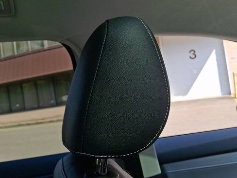 Certified 2023 Volkswagen Taos SEL AWD/4WD image 13