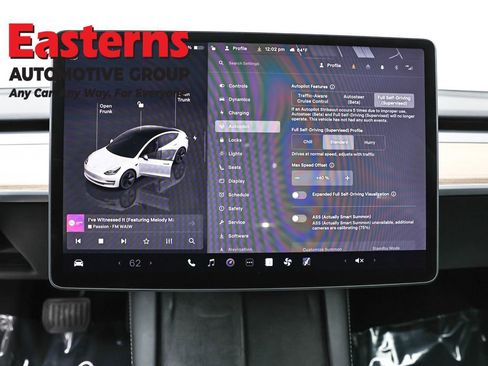 Used 2023 Tesla Model 3 Standard Range image 12