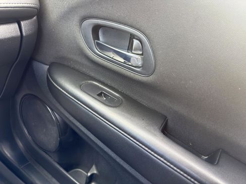 Used 2021 Honda HR-V Sport image 17