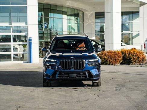 Used 2025 BMW X7 M60i image 2