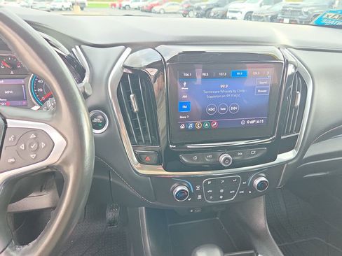 Certified 2021 Chevrolet Traverse LT w/ LT Premium Package AWD/4WD image 17
