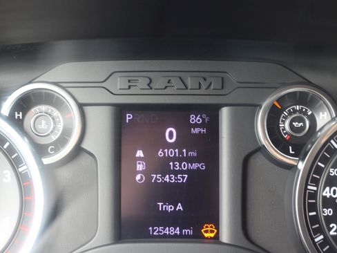 Used 2021 RAM 2500 Big Horn image 14