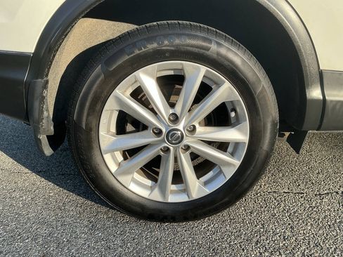 Used 2019 Nissan Rogue Sport S w/ Appearance Package AWD/4WD image 11