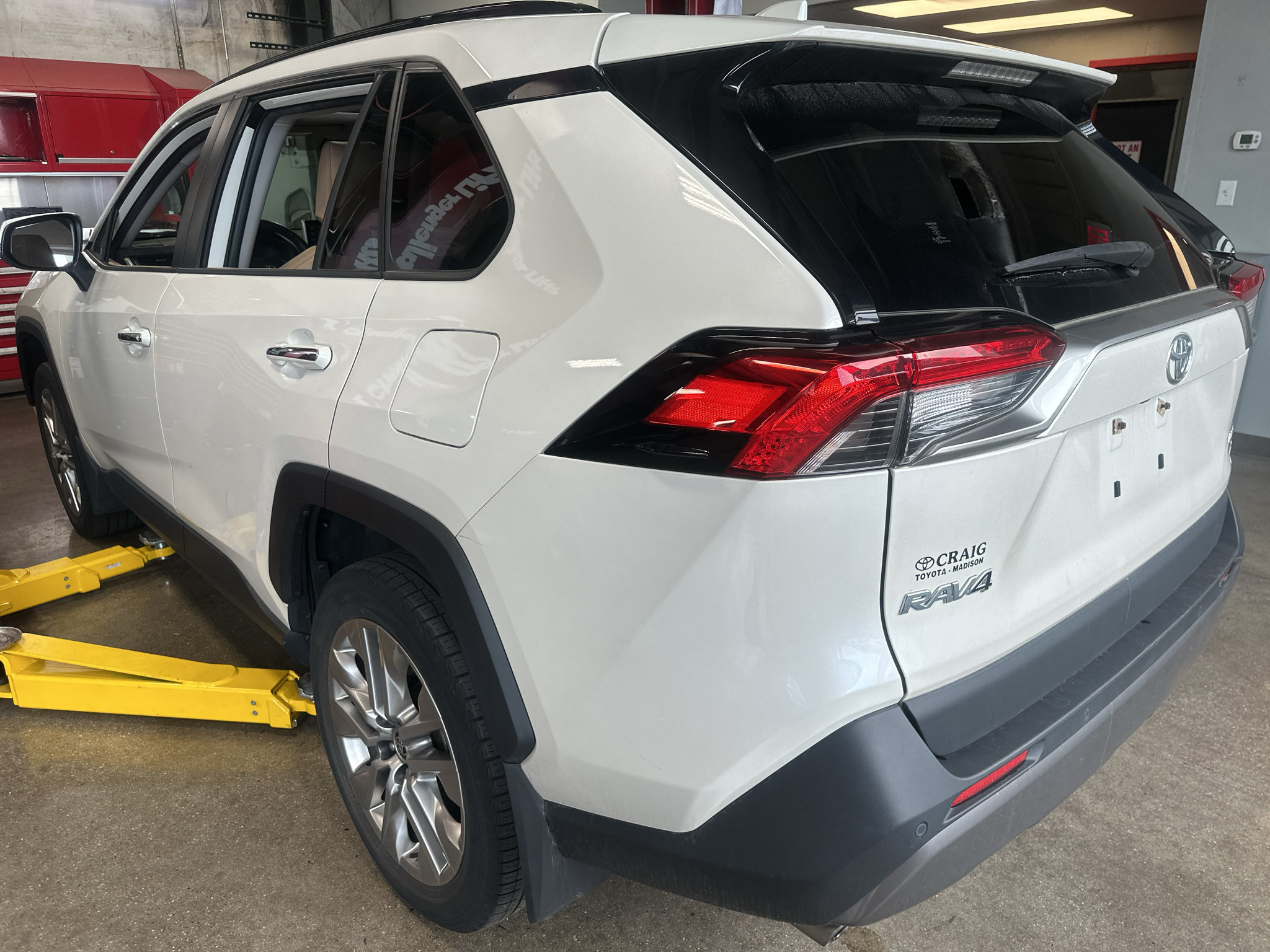 Used 2021 Toyota RAV4 Limited AWD/4WD image 4