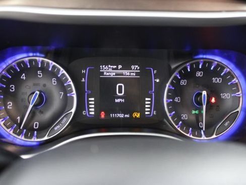 Used 2019 Chrysler Pacifica Touring-L FWD image 20