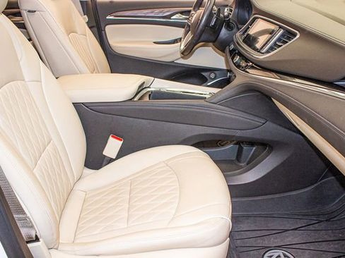 Used 2022 Buick Enclave Avenir w/ Avenir Technology Package image 10