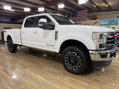 Used 2020 Ford F350 Lariat w/ Lariat Ultimate Package AWD/4WD image 3