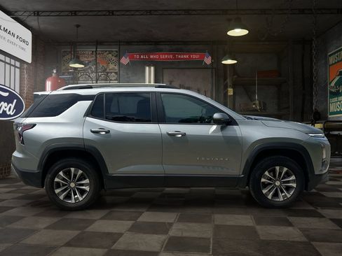Used 2025 Chevrolet Equinox LT w/ Convenience Package II FWD image 7