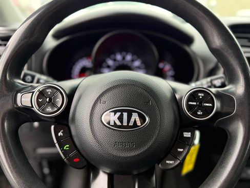 Used 2019 Kia Soul image 37
