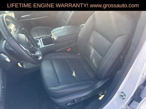 Used 2025 Chevrolet Traverse LT AWD/4WD image 18