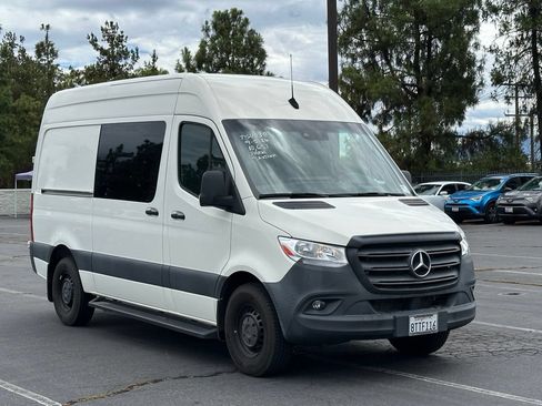 Used 2020 Mercedes-Benz Sprinter 2500 image 2