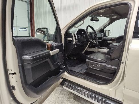 Used 2017 Ford F150 Lariat AWD/4WD image 12