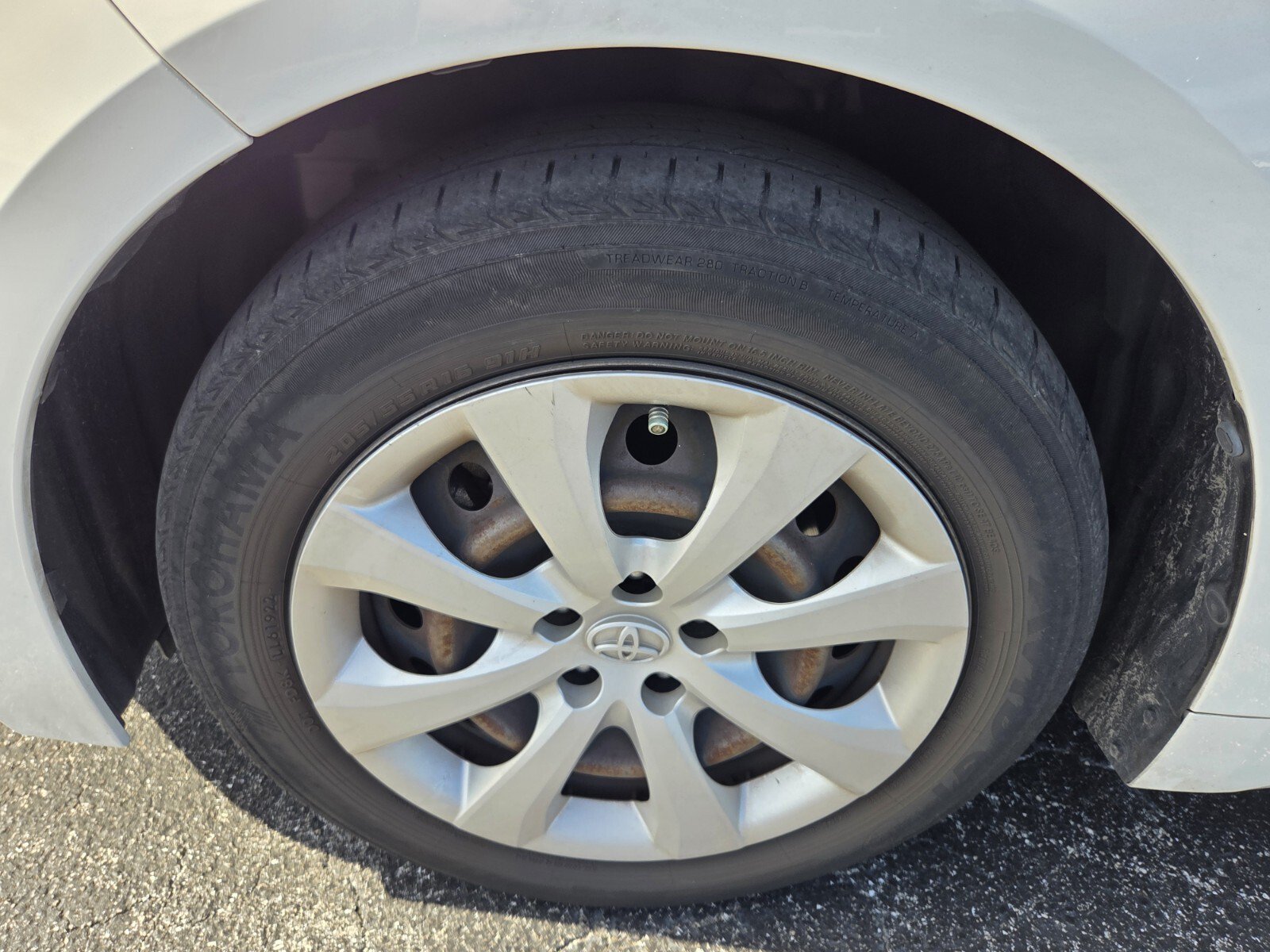 Used 2022 Toyota Corolla LE FWD image 19