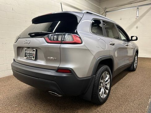 Used 2021 Jeep Cherokee Latitude Lux w/ Sun & Sound Group FWD image 2