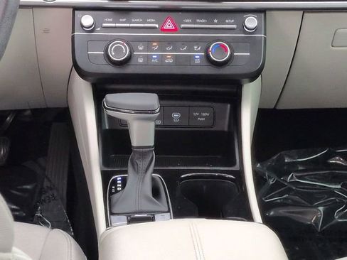 Used 2025 Hyundai Tucson SE AWD/4WD image 19