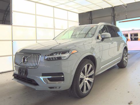 Used 2025 Volvo XC90 B6 Plus w/ Protection Package Premier AWD/4WD image 4