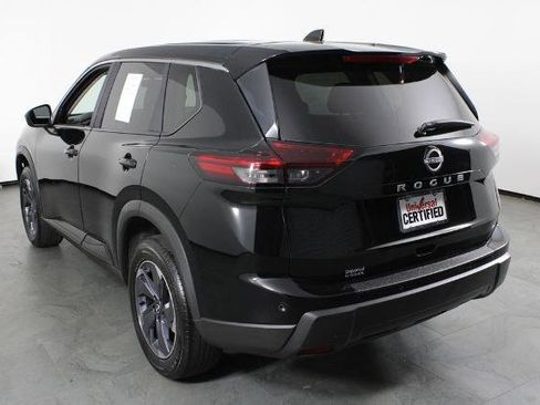 Certified 2025 Nissan Rogue SV image 4