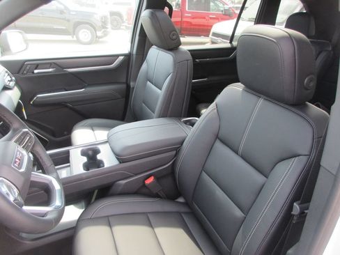 New 2026 GMC Acadia Elevation w/ Elevation Premium Package AWD/4WD image 13