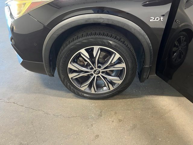 Used 2018 INFINITI QX30 Premium w/ Navigation Package AWD/4WD image 29