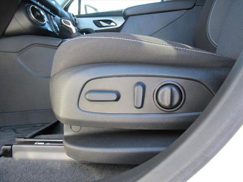 Certified 2024 Chevrolet Blazer LT w/ Convenience Package image 17