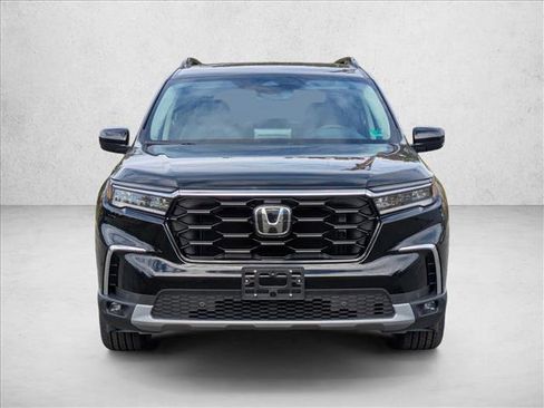 New 2025 Honda Pilot Touring image 6