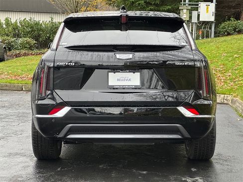 New 2025 Cadillac Optiq Luxury 2 image 4