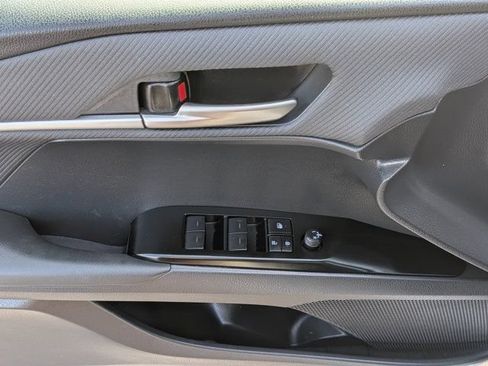 Used 2025 Toyota Camry SE FWD image 18
