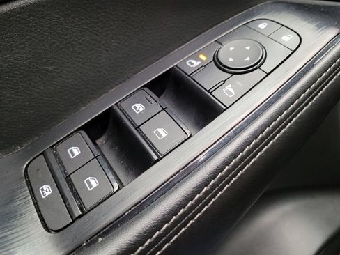 Used 2023 Nissan Rogue SV image 27