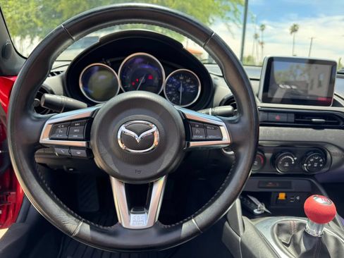 Used 2016 MAZDA MX-5 Miata Club RWD image 18