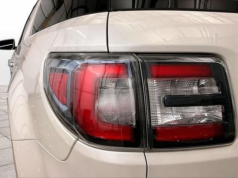 Used 2014 GMC Acadia Denali AWD/4WD image 30