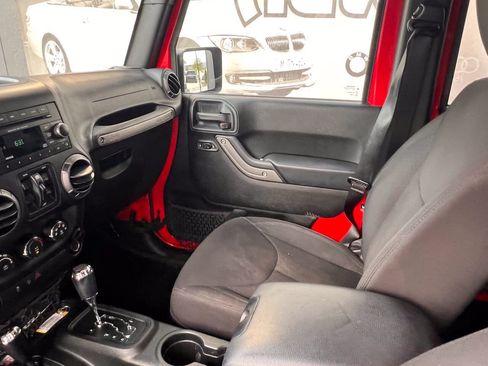 Used 2018 Jeep Wrangler Unlimited Sport S AWD/4WD image 10