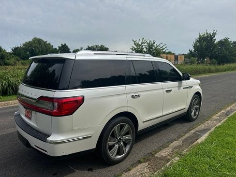 Used 2018 Lincoln Navigator Reserve w/ Technology Package AWD/4WD image 4