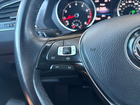 Used 2019 Volkswagen Tiguan SE image 16