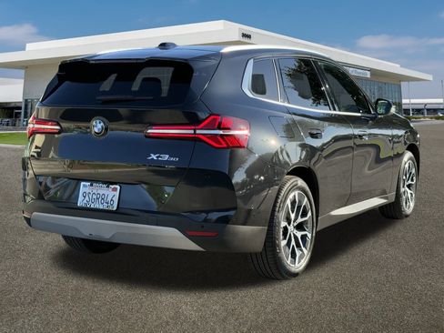 Used 2025 BMW X3 xDrive30i w/ Premium Package image 11