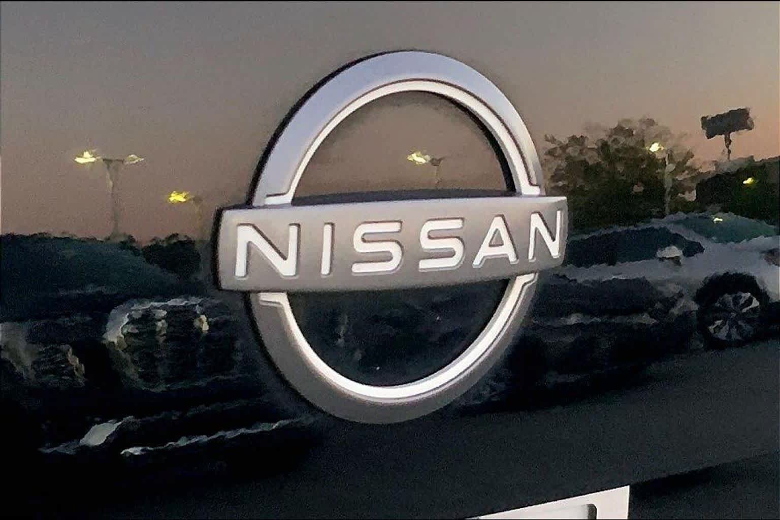 Used 2023 Nissan Versa S w/ Trunk Package FWD image 9