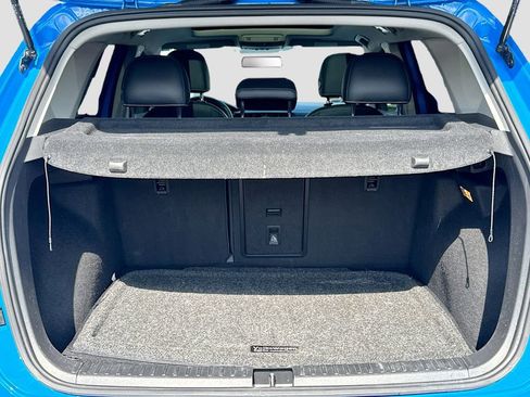Used 2022 Volkswagen Taos SE w/ Panoramic Sunroof Package AWD/4WD image 26