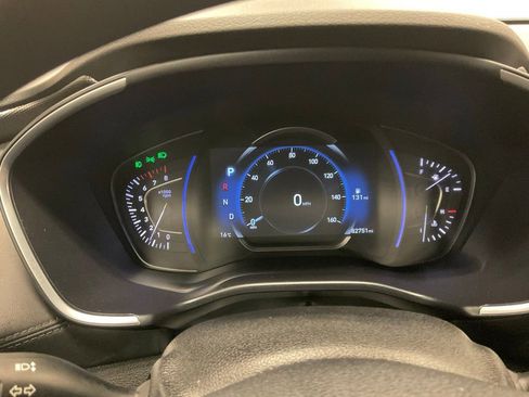 Used 2019 Hyundai Santa Fe SEL image 2