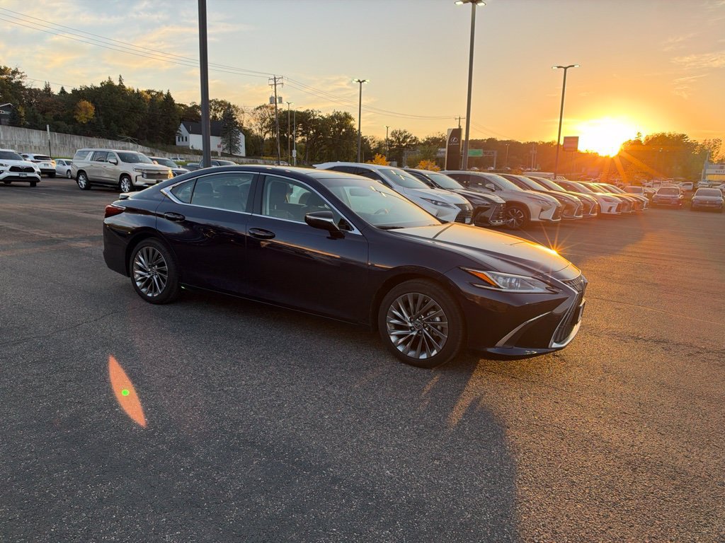 Used 2025 Lexus ES 350 w/ Luxury Package FWD image 8
