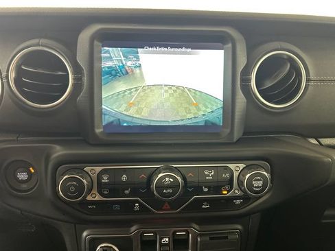 Used 2023 Jeep Wrangler Unlimited Sahara w/ Cold Weather Group AWD/4WD image 23