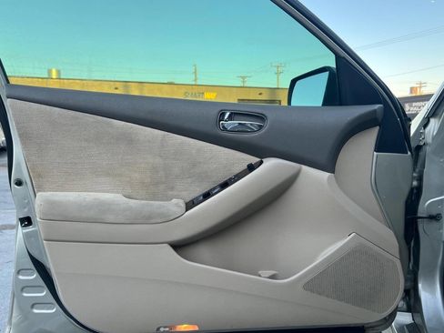 Used 2010 Nissan Altima 2.5 S w/ Convenience Pkg FWD image 10