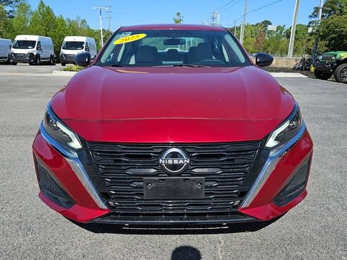 Used 2025 Nissan Altima 2.5 SV FWD image 8