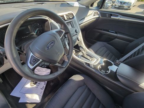 Used 2014 Ford Fusion SE image 11