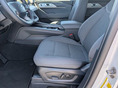 New 2026 Ford Explorer Active RWD image 10