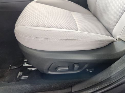 Used 2017 Subaru Forester 2.5i Premium image 13