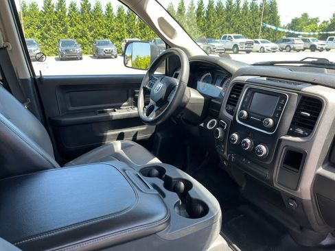 Used 2022 RAM 1500 Tradesman w/ Chrome Appearance Group AWD/4WD image 33