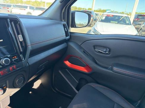 Certified 2025 Nissan Frontier Pro-X image 19