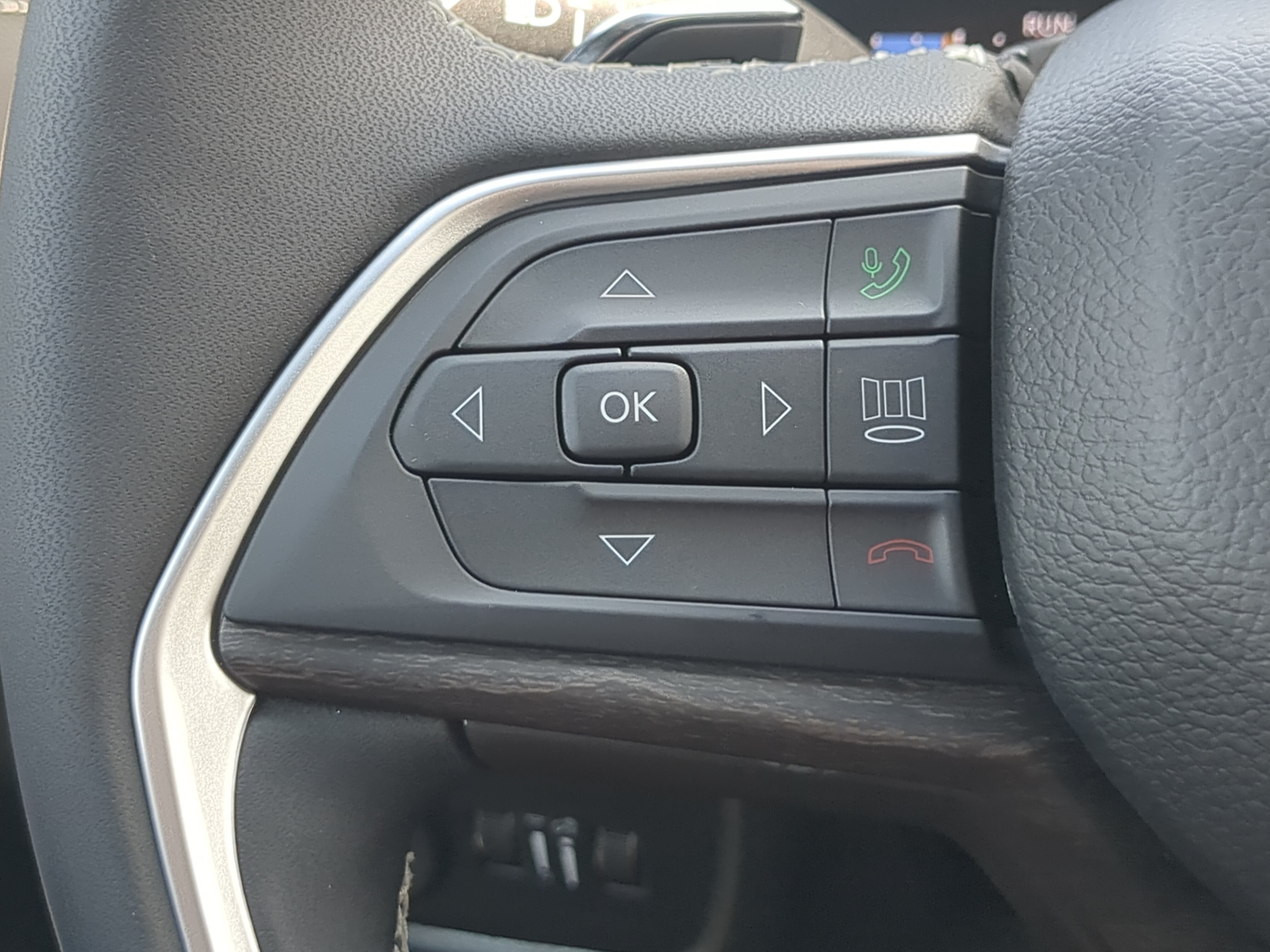 New 2026 Jeep Grand Cherokee Altitude RWD image 24