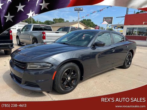 Used 2018 Dodge Charger SXT RWD image 1