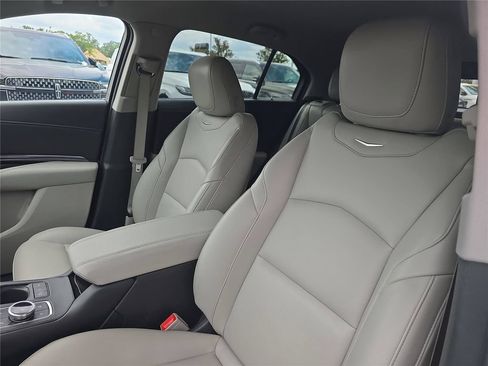Used 2023 Cadillac XT4 Luxury FWD image 21